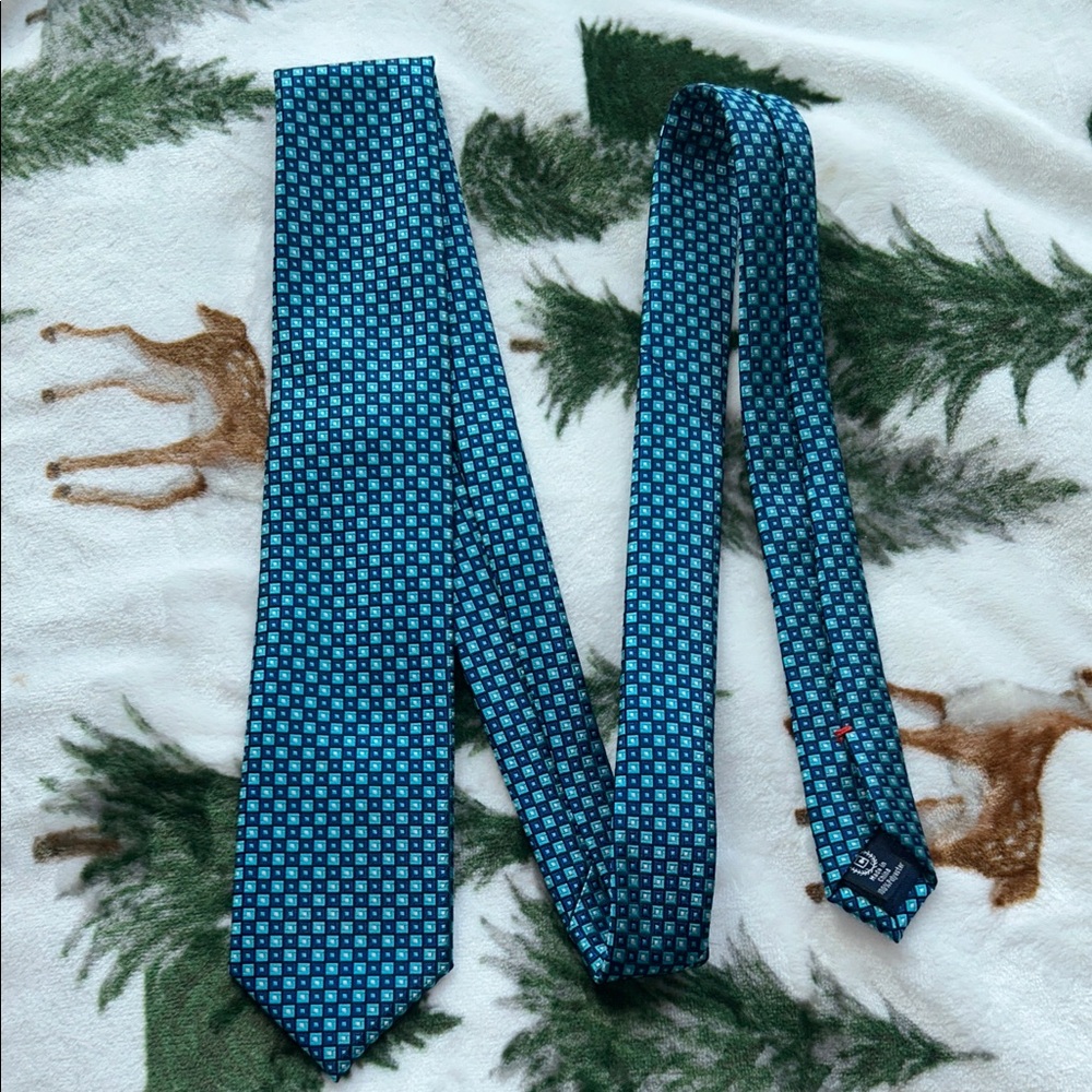 Chaps 3" wide Blue navy turquoise geometric Patterned polyester Tie